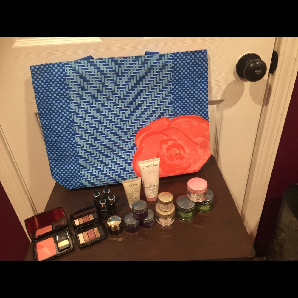 Brand New 17 pieces Lancome set